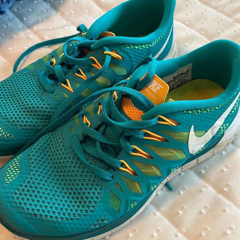 Size 6.5 Women Nike Free Shoes